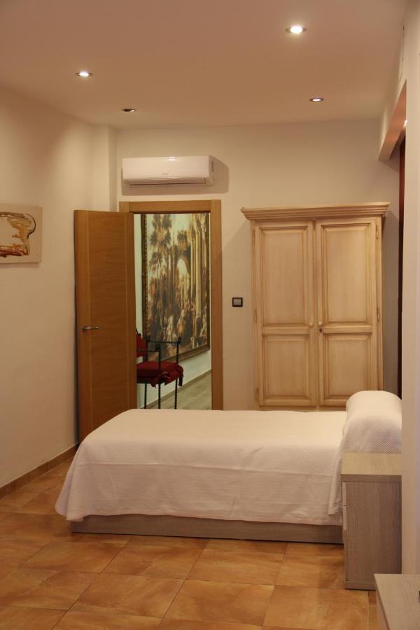 Hostal Poeta Machado Баеса Екстер'єр фото