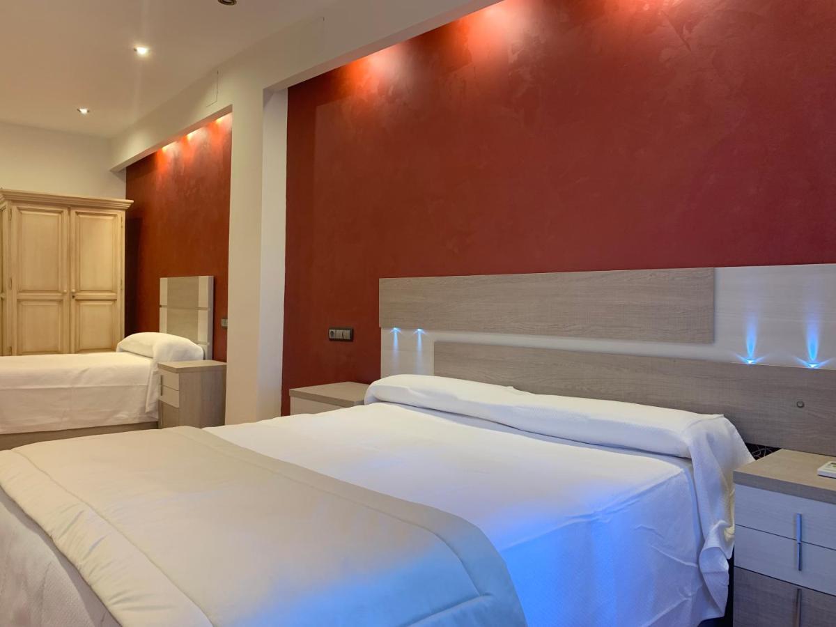 Hostal Poeta Machado Баеса Екстер'єр фото